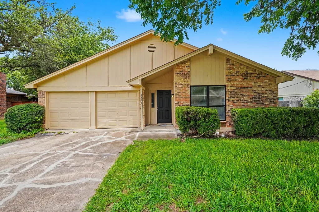 1405 Trammell Drive Benbrook TX 76126