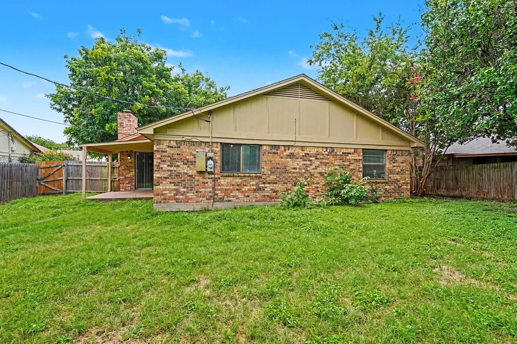 1405 Trammell Drive Benbrook TX 76126