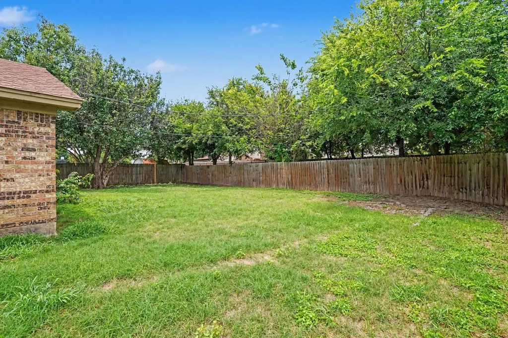 1405 Trammell Drive Benbrook TX 76126