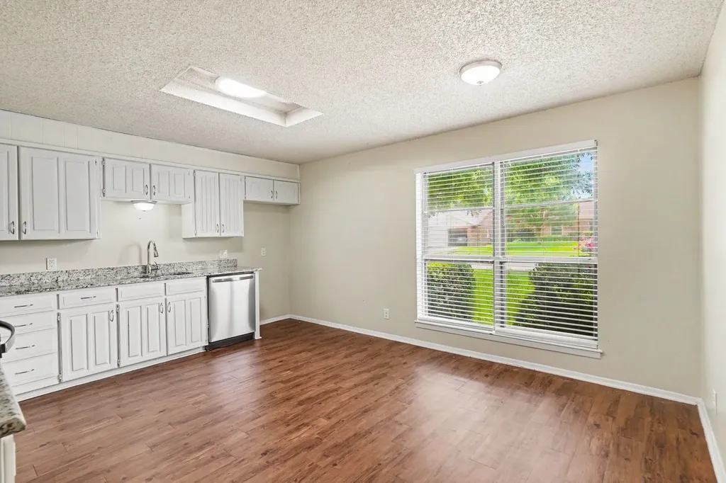 1405 Trammell Drive Benbrook TX 76126