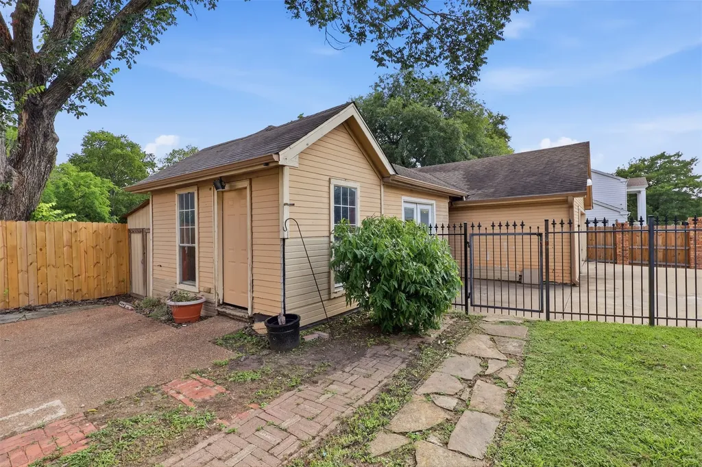 3129 New Haven Street Irving TX 75062