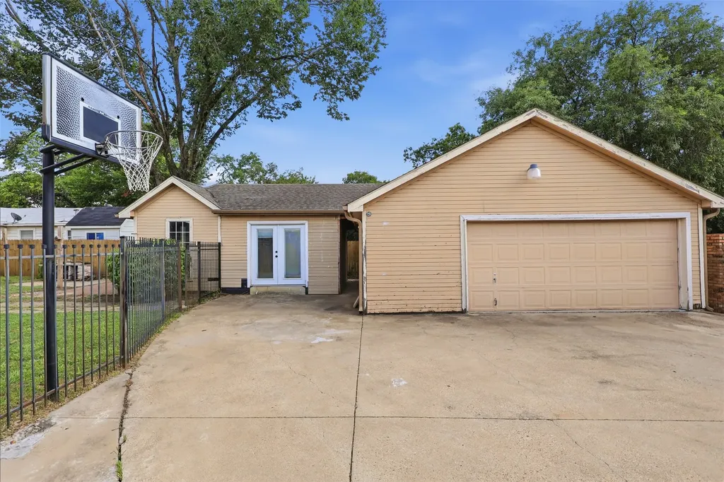 3129 New Haven Street Irving TX 75062