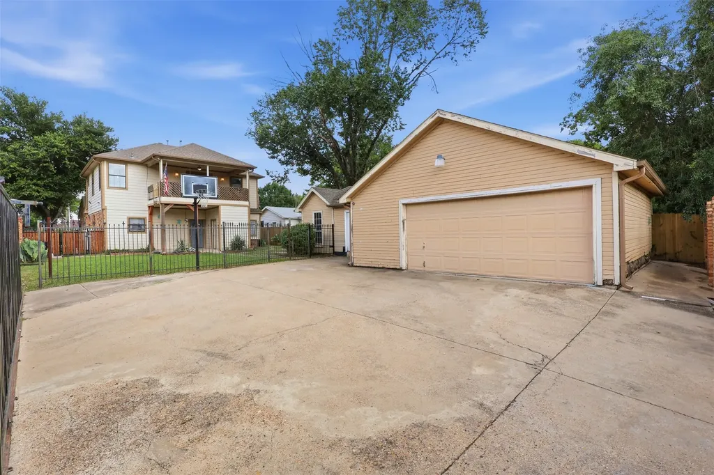 3129 New Haven Street Irving TX 75062