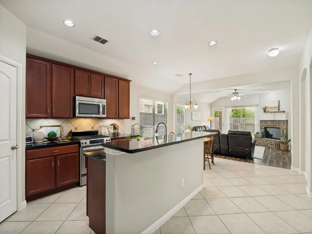669 Payton Way Fate TX 75087