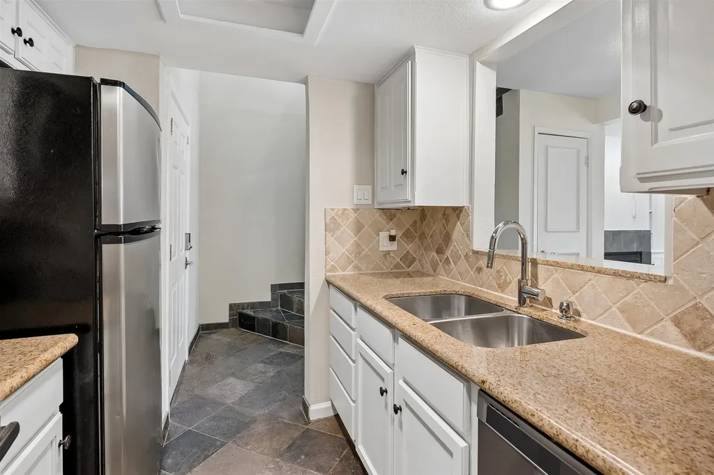 3815 Holland Avenue Dallas TX 75219