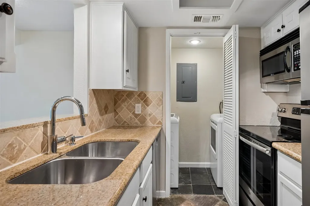 3815 Holland Avenue Dallas TX 75219