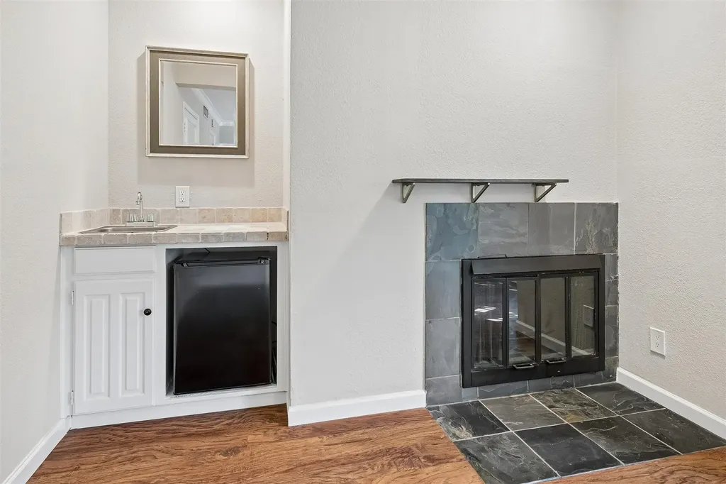 3815 Holland Avenue Dallas TX 75219