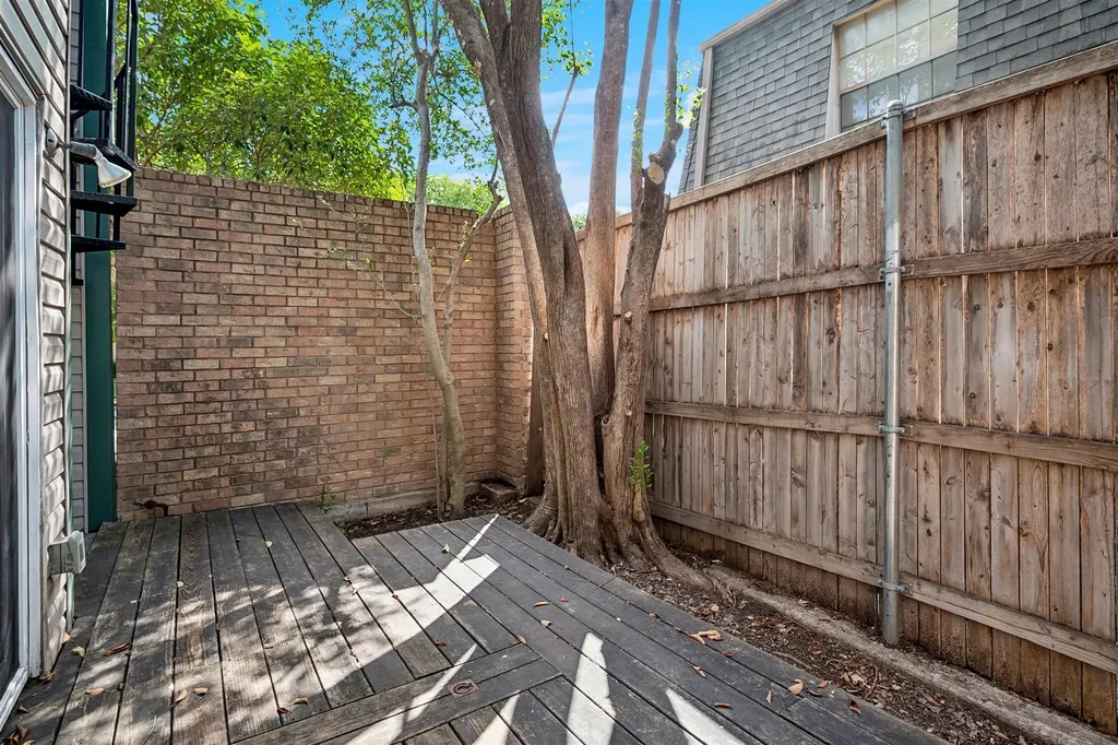 3815 Holland Avenue Dallas TX 75219