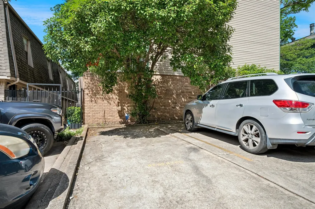 3815 Holland Avenue Dallas TX 75219