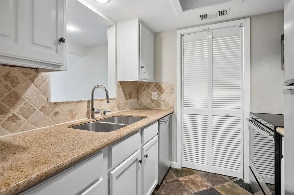 3815 Holland Avenue Dallas TX 75219
