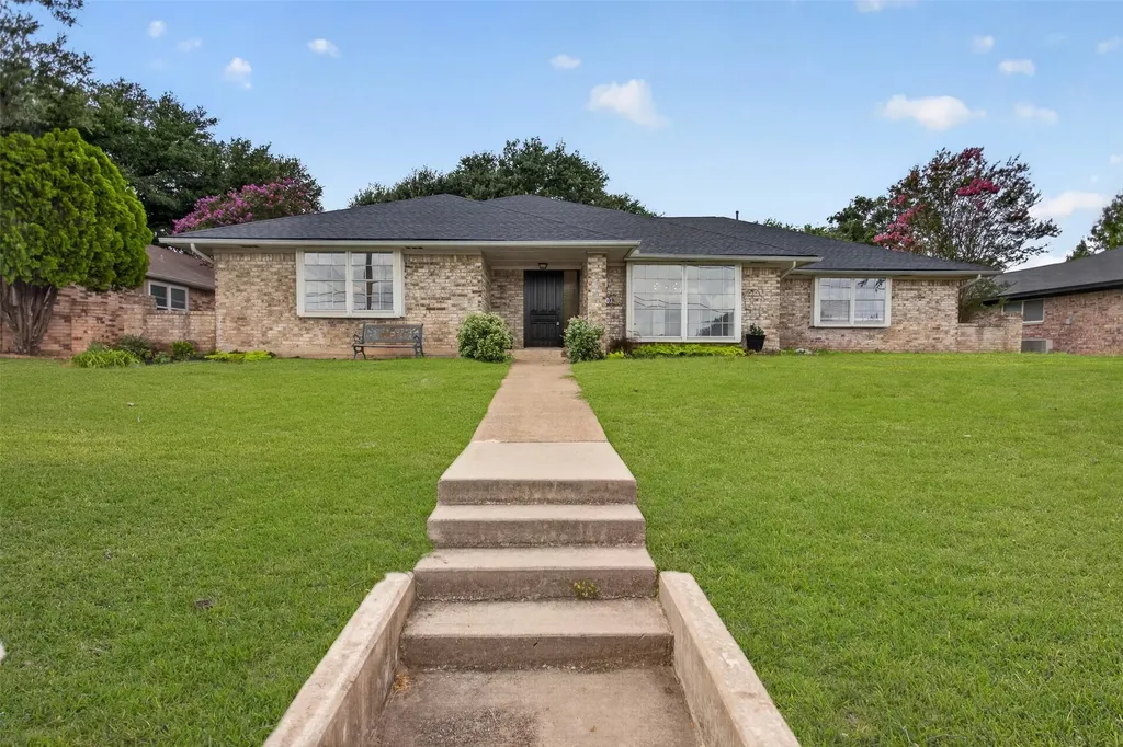 2303 Mccoy Road Carrollton TX 75006