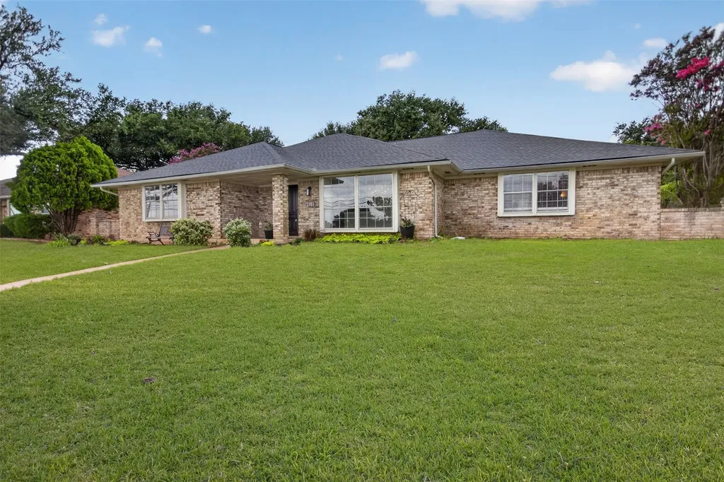 2303 Mccoy Road Carrollton TX 75006