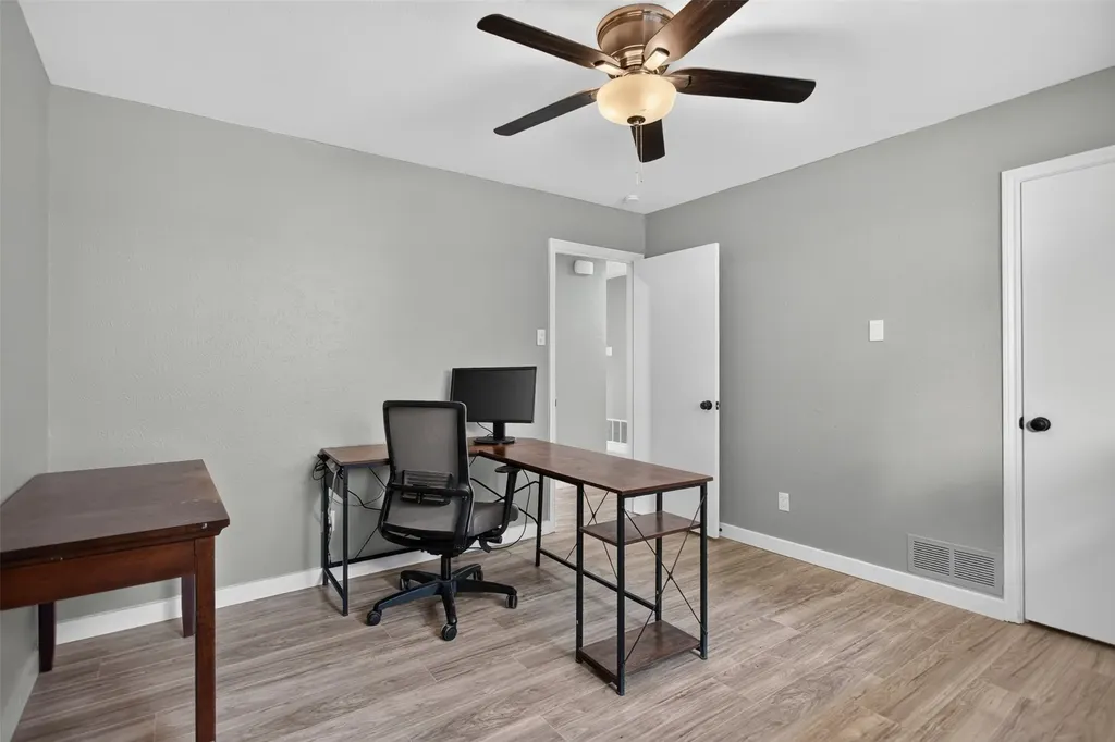 2303 Mccoy Road Carrollton TX 75006