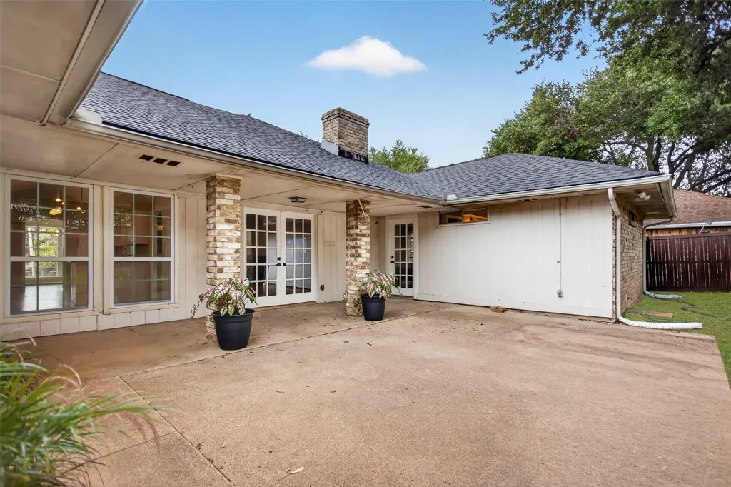 2303 Mccoy Road Carrollton TX 75006