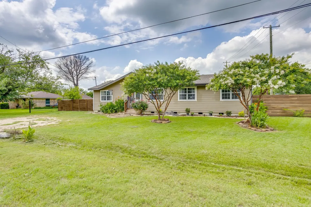 203 E Henderson Street Itasca TX 76055