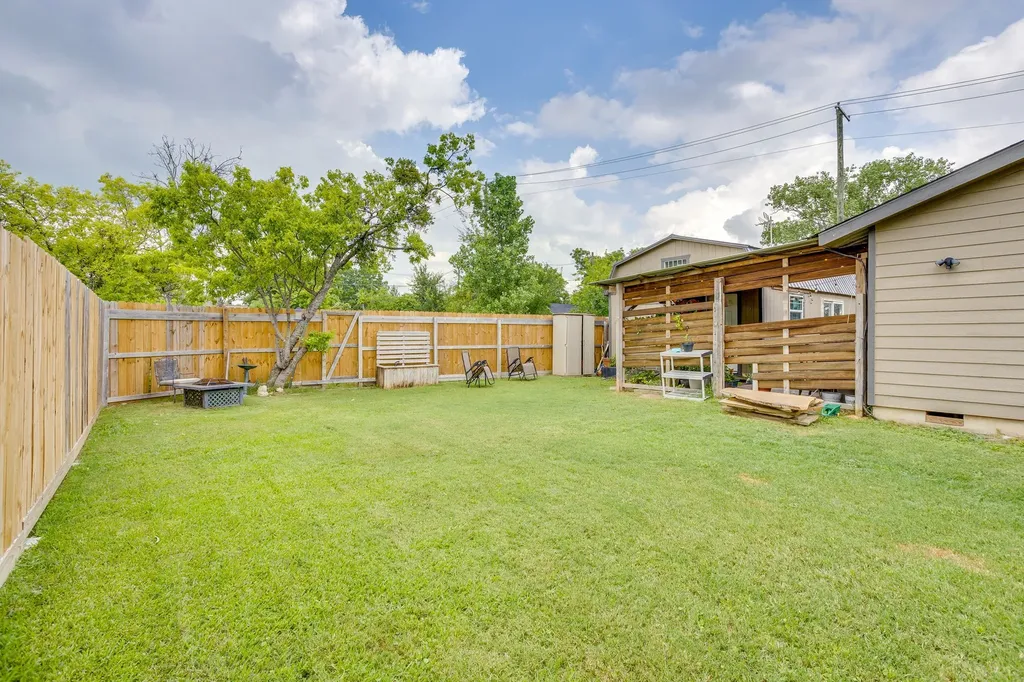 203 E Henderson Street Itasca TX 76055
