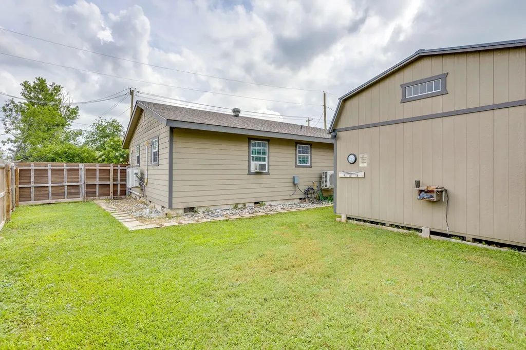 203 E Henderson Street Itasca TX 76055