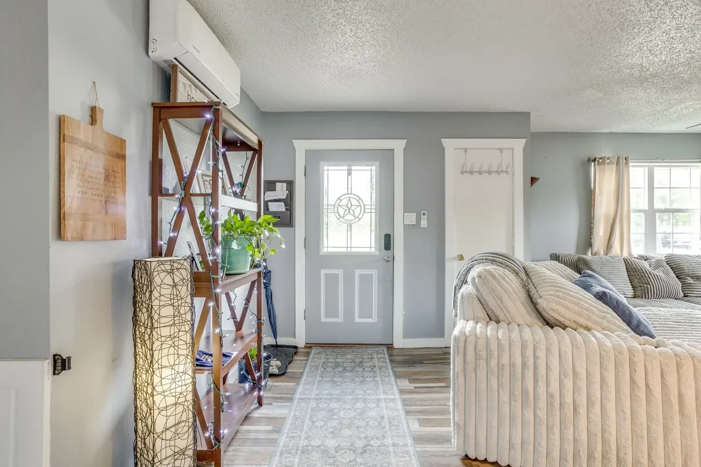 203 E Henderson Street Itasca TX 76055