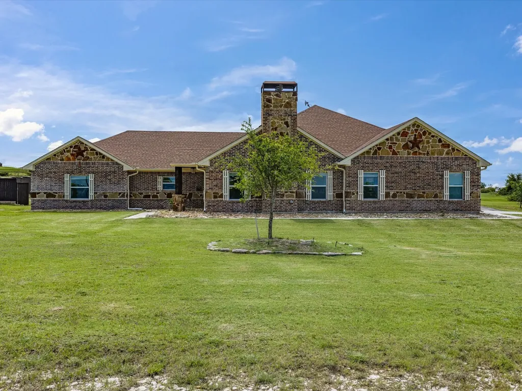 1032 Justin Drive Springtown TX 76082