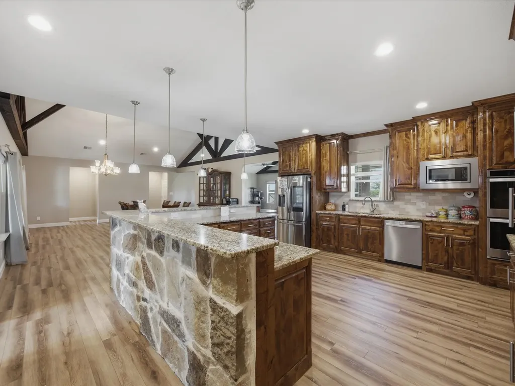 1032 Justin Drive Springtown TX 76082