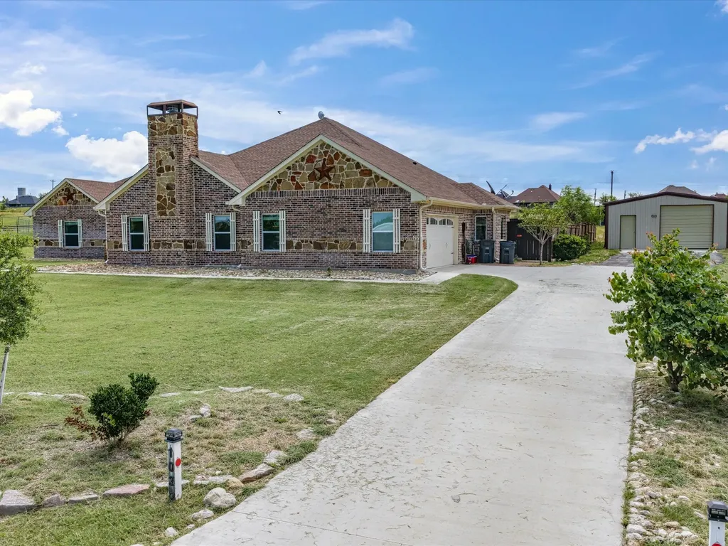 1032 Justin Drive Springtown TX 76082