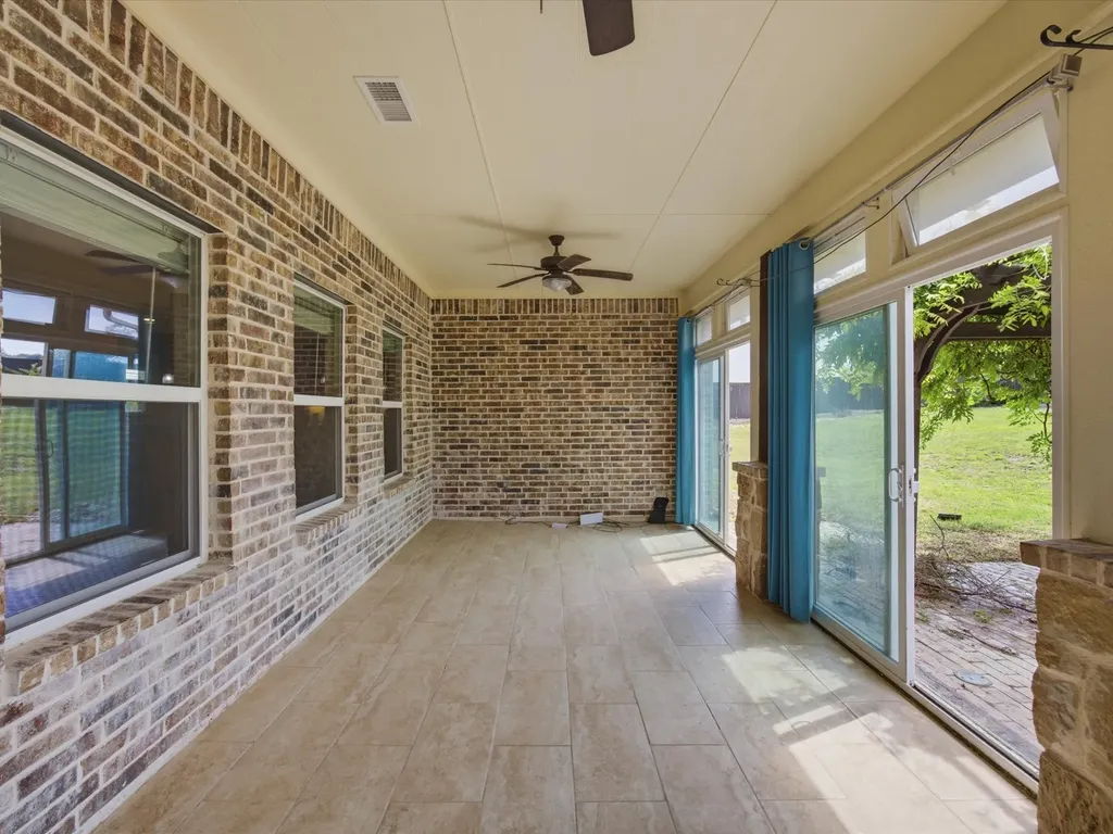 1032 Justin Drive Springtown TX 76082