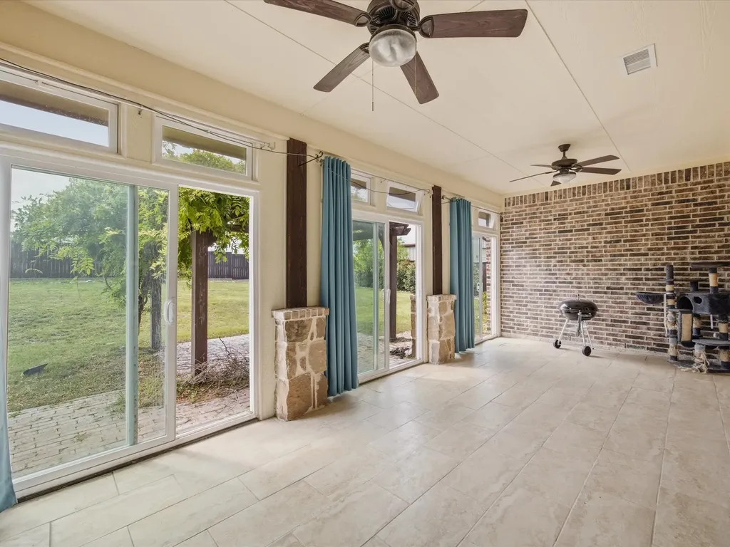 1032 Justin Drive Springtown TX 76082