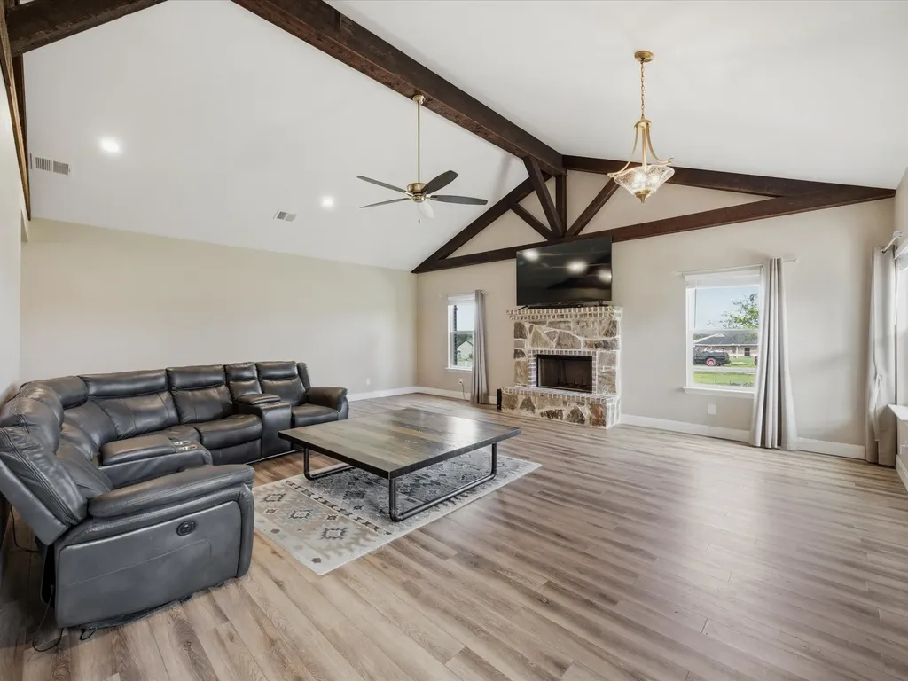 1032 Justin Drive Springtown TX 76082