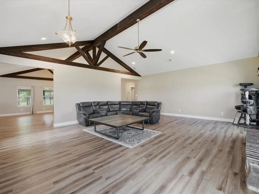 1032 Justin Drive Springtown TX 76082