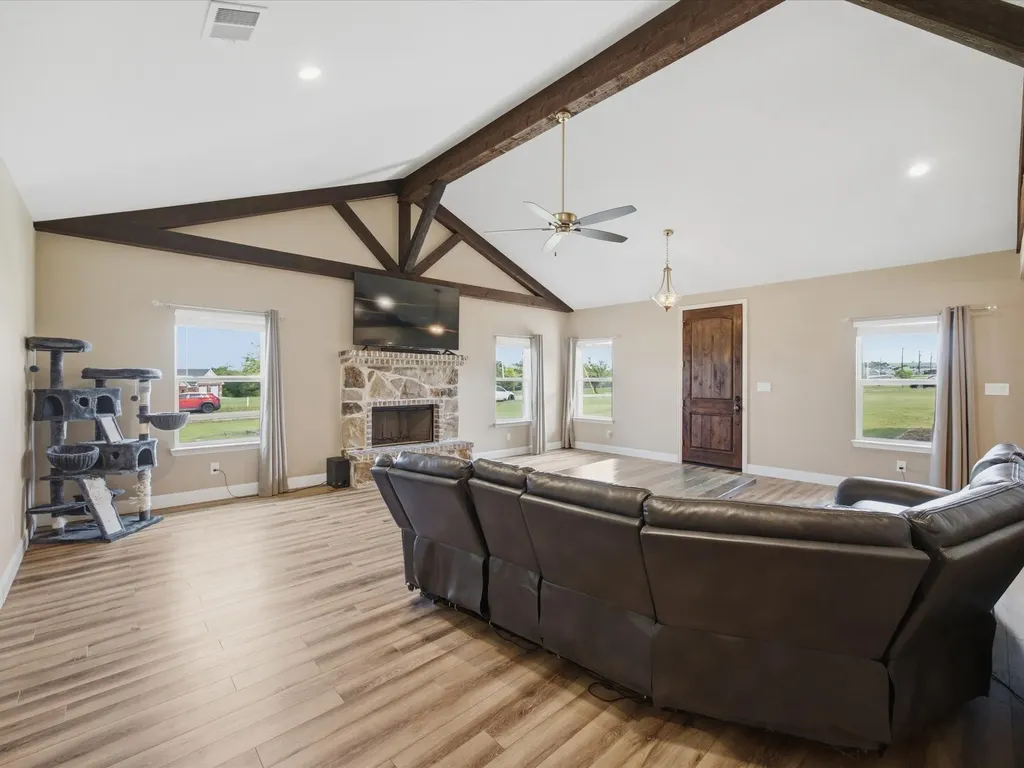 1032 Justin Drive Springtown TX 76082