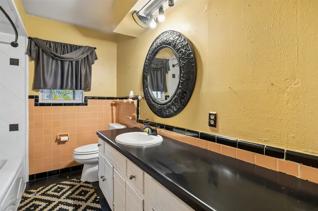 724 W Five Mile Parkway Dallas TX 75224