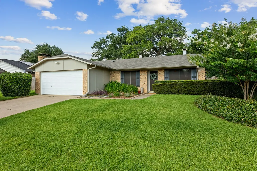 3108 Woodbridge Drive Bedford TX 76021