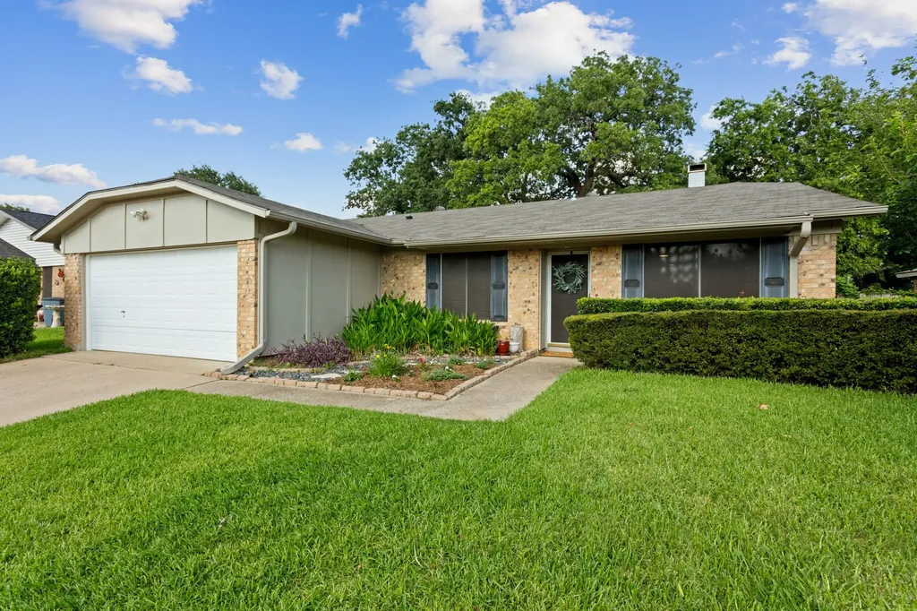3108 Woodbridge Drive Bedford TX 76021