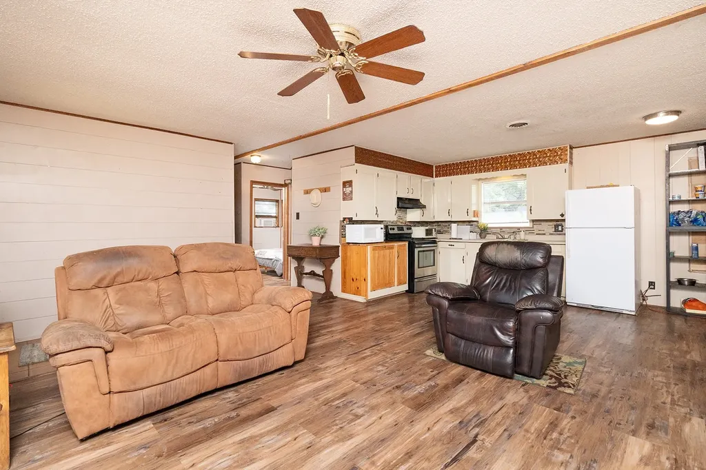 207 Center Brady TX 76825