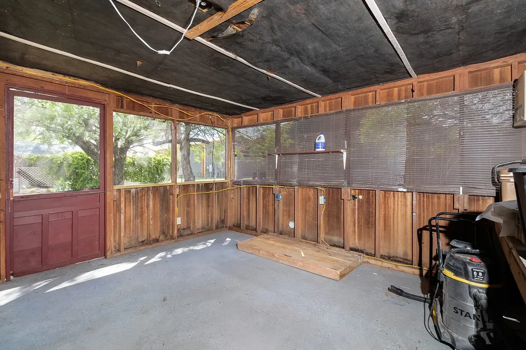 207 Center Brady TX 76825