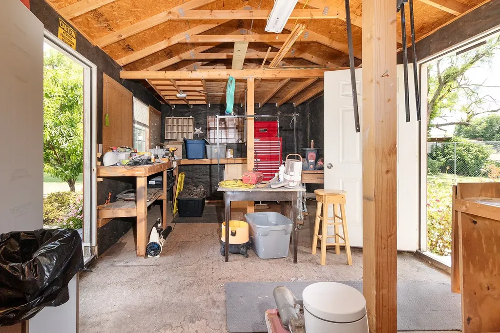 207 Center Brady TX 76825