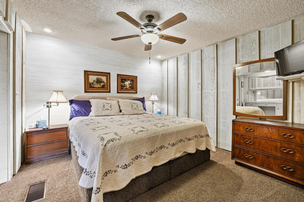 275 Lakecrest Drive Pottsboro TX 75076