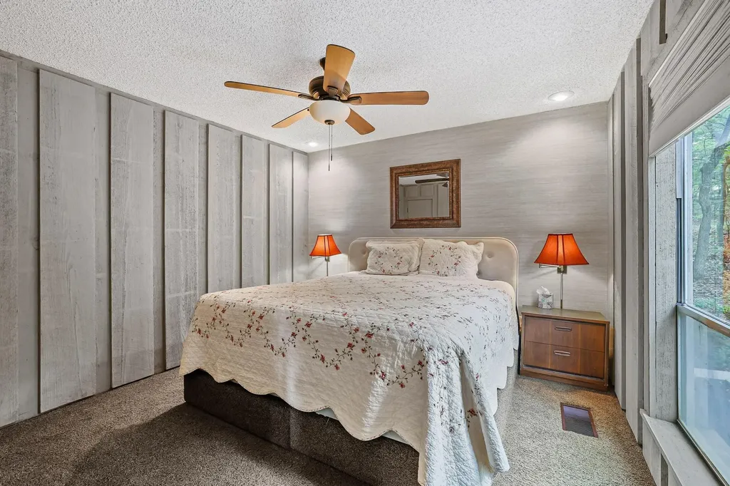 275 Lakecrest Drive Pottsboro TX 75076