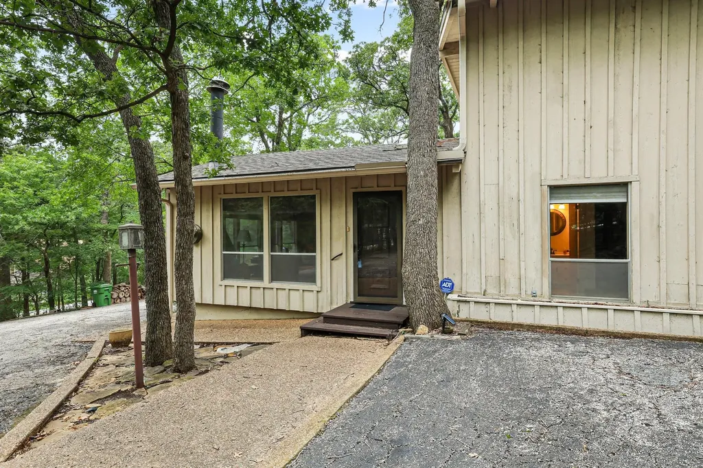 275 Lakecrest Drive Pottsboro TX 75076
