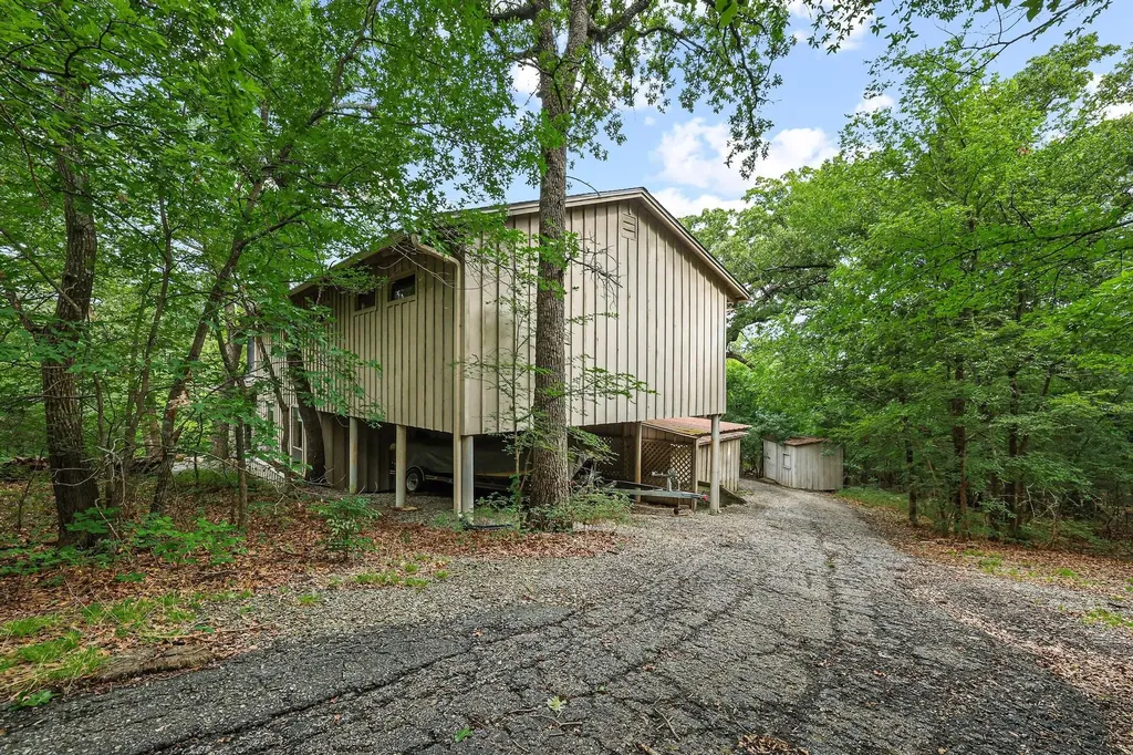 275 Lakecrest Drive Pottsboro TX 75076