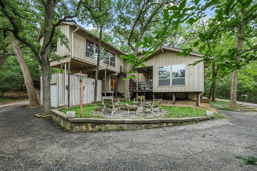 275 Lakecrest Drive Pottsboro TX 75076