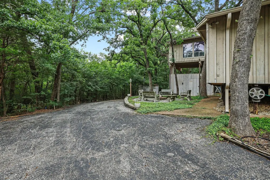 275 Lakecrest Drive Pottsboro TX 75076
