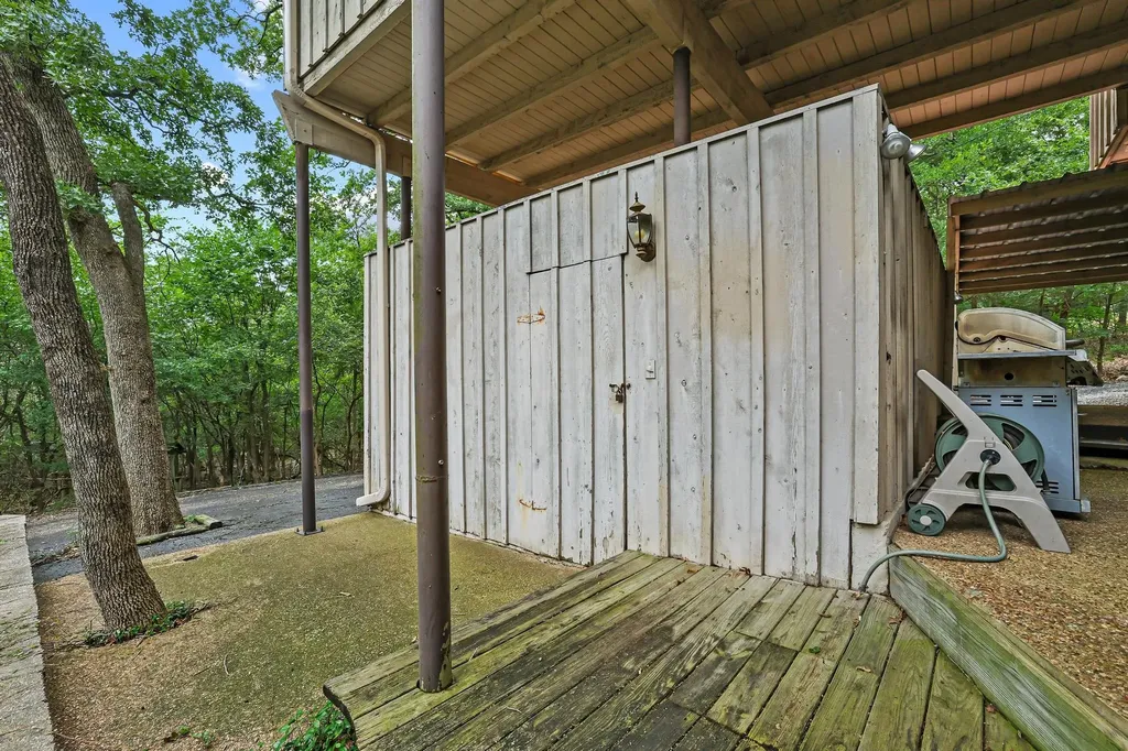 275 Lakecrest Drive Pottsboro TX 75076