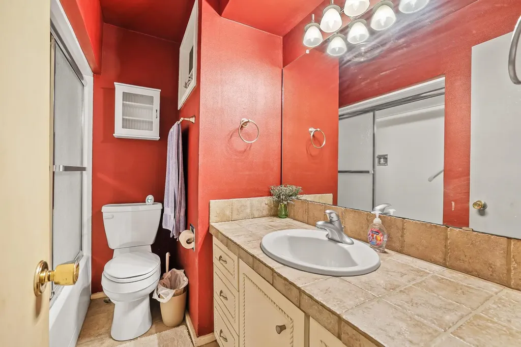 275 Lakecrest Drive Pottsboro TX 75076