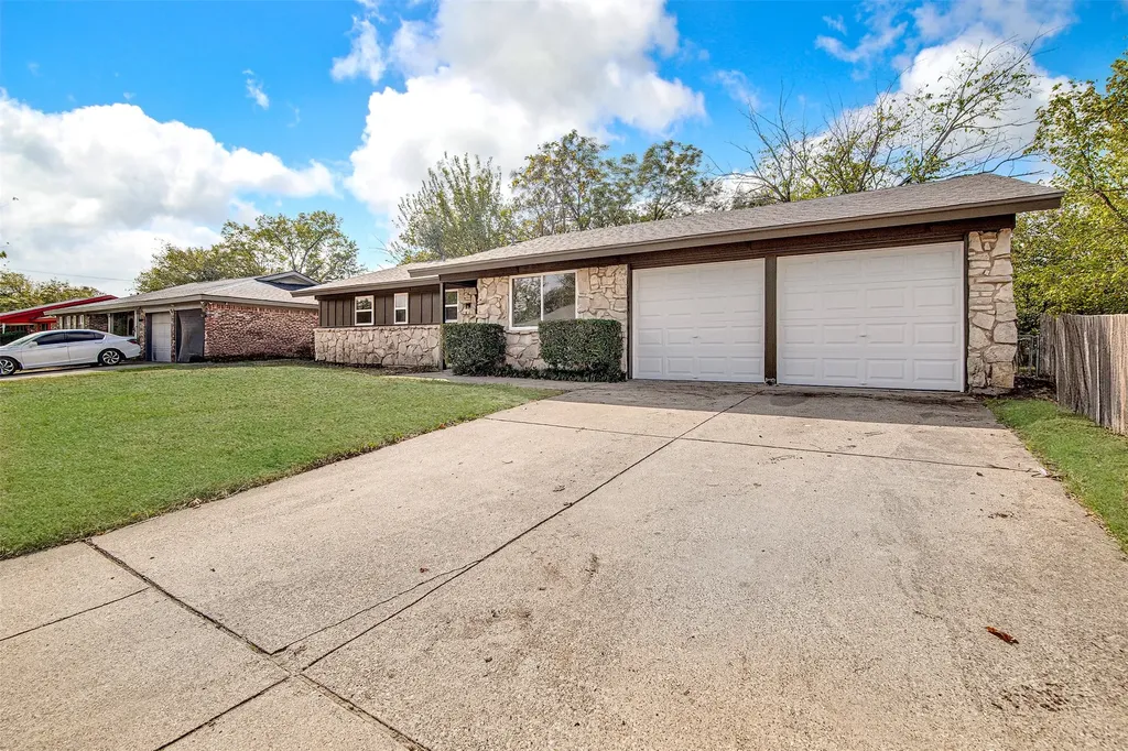 909 Kelley Drive Everman TX 76140
