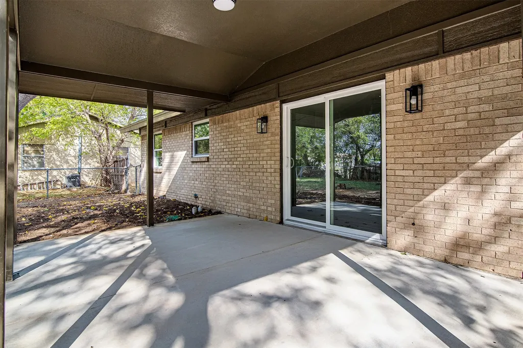 909 Kelley Drive Everman TX 76140