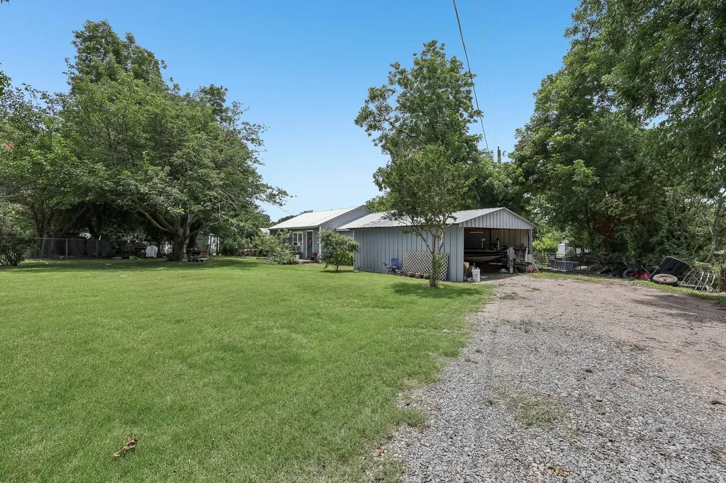 9490 County Road 443 Princeton TX 75407