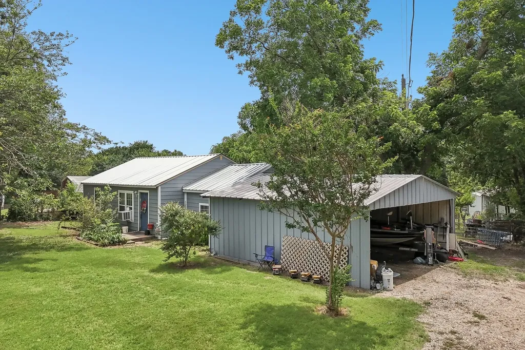 9490 County Road 443 Princeton TX 75407