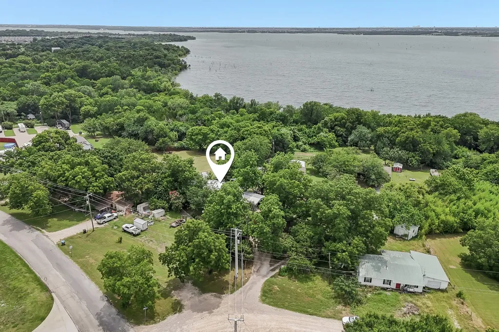 9490 County Road 443 Princeton TX 75407