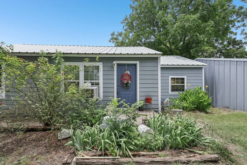 9490 County Road 443 Princeton TX 75407